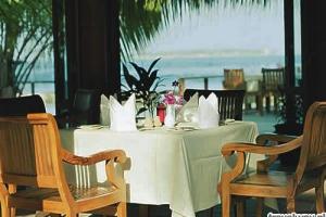 Kurumba Maldives restauracja