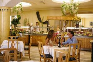 #wakacjeimage3 Mouradi Djerba Menzel Bungalow restauracja