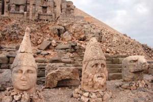 góra Memrut posągi