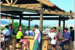 3 S Beach Club bar