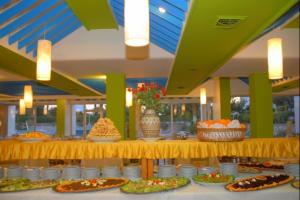 Adrar restauracja