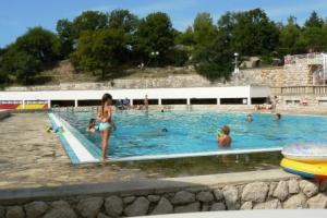 basen przy hotelu Lisanij Park