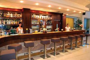 bar