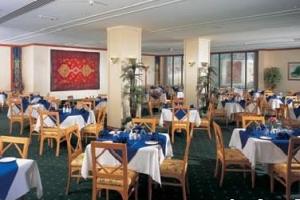 Bin Majid Beach Resort  bar
