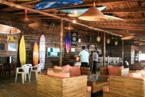 bar w Chaaya Island Maledives