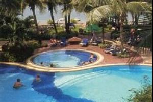 Cholchan Pattaya Resort basen