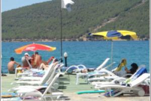plaża, leżaki w Club Aqua