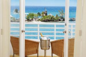 Couples Tower Isle taras