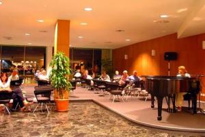Croatia Cavtat piano bar