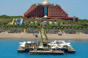 Delphin Palace pomost