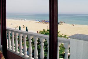 widok na morze z tarasu