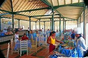 Dunes Beach Resort bar