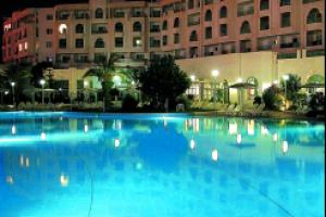 El Mouradi Hammamet nocą