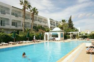 basen w hotelu Emira