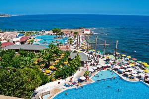 Eri Beach Village