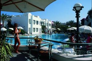 Falcon Hills & Viva basen