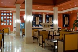 Grand Plaza Resort bar