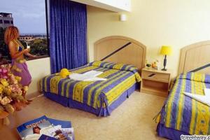 Hesperia Playa el Aqua salon