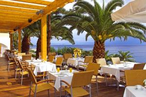 restauracja z widokiem na morze
