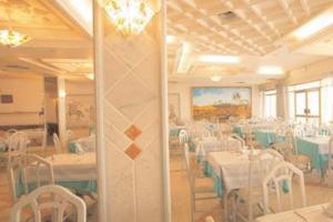 Les Colombes restauracja