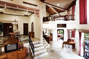 Melia Benoa lobby