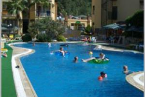 Mirage World Varlik resort basen