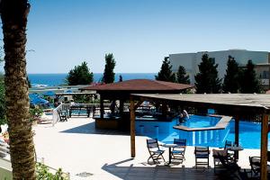 Miraluna Kiotari Bay bar na wodzie