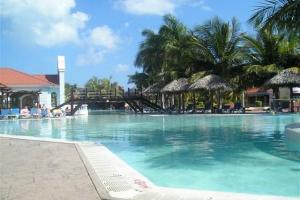 Oasis Varadero 1920 basen