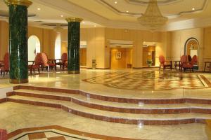 lobby w Orient Palace