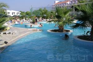 Oscar resort basen