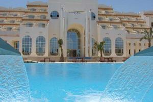 Pyramisa Blue Lagoon basen