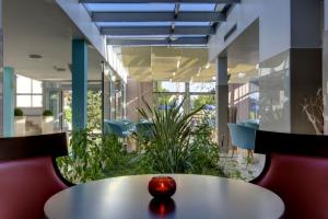 lobby Quercus