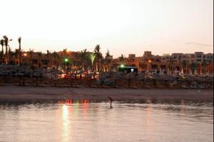 Rehana Royal Beach morze