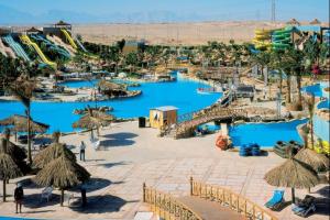 Titanic Resort & Aqua Park