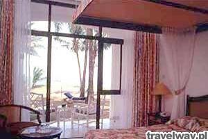 Whitesands Beach salon
