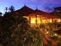 Bali Tropic Resort wieczorem