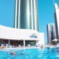 Towers Rotana basen