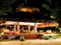 restauracja wieczorem