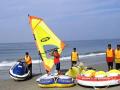 sporty wodne na plaży
